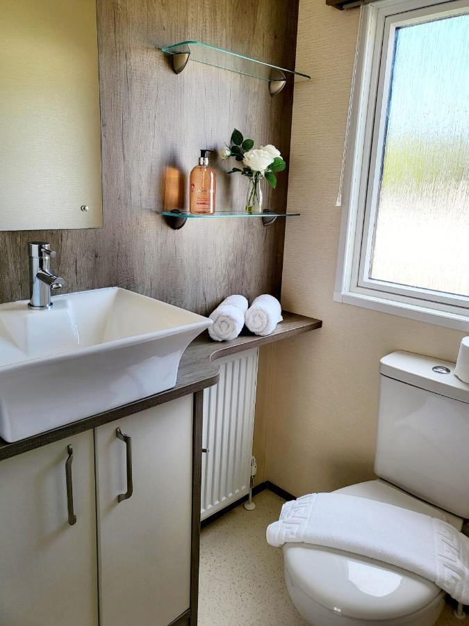 Delightful 2 bedroom caravan Downton  Extérieur photo