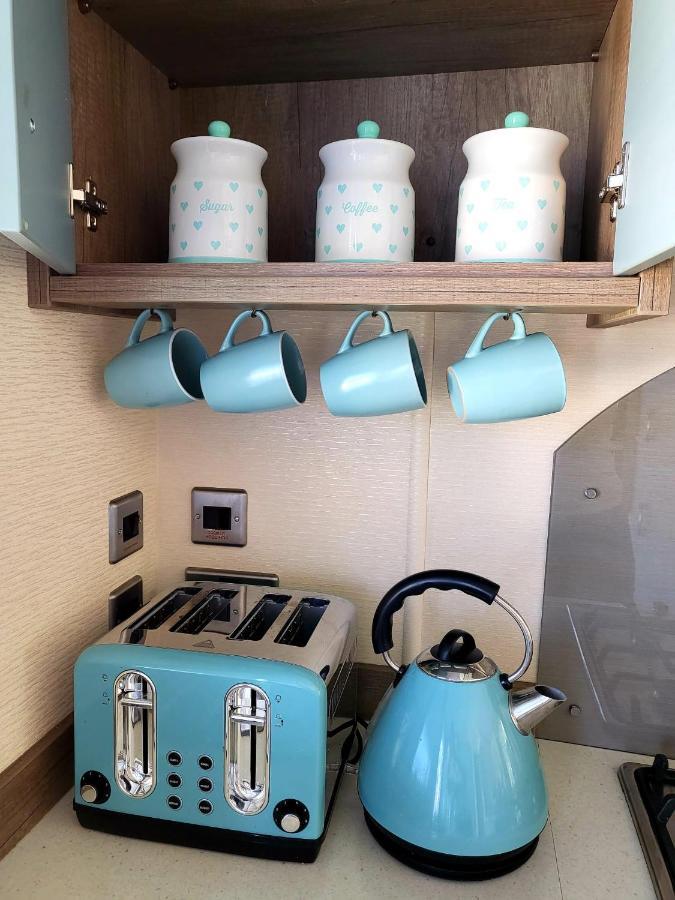 Delightful 2 bedroom caravan Downton  Extérieur photo